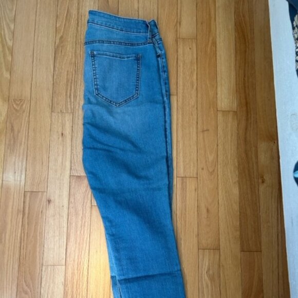Old Navy, Mid-Rise Super Skinny, Size 8, Blue - Picture 3 of 4